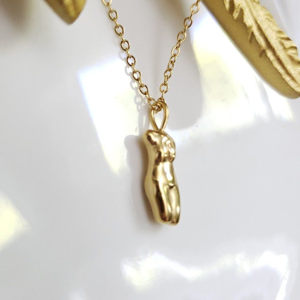 Female Body Layering Necklace - Picture 6 of 16
